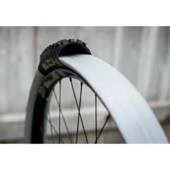 CushCore Gravel.CX Suspension System Tire Insert - Incl. Valve - Single (1 Piece) -Kind Shock Verkoop 370682 04 d 799152