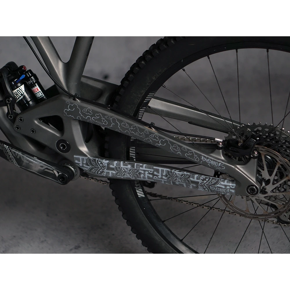 DYEDBRO Beschermfolie Voor Het Frame - Aotearoa - White Matte 4 DYEDBRO Beschermfolie Voor Het Frame - Aotearoa - White Matte - Afbeelding 4