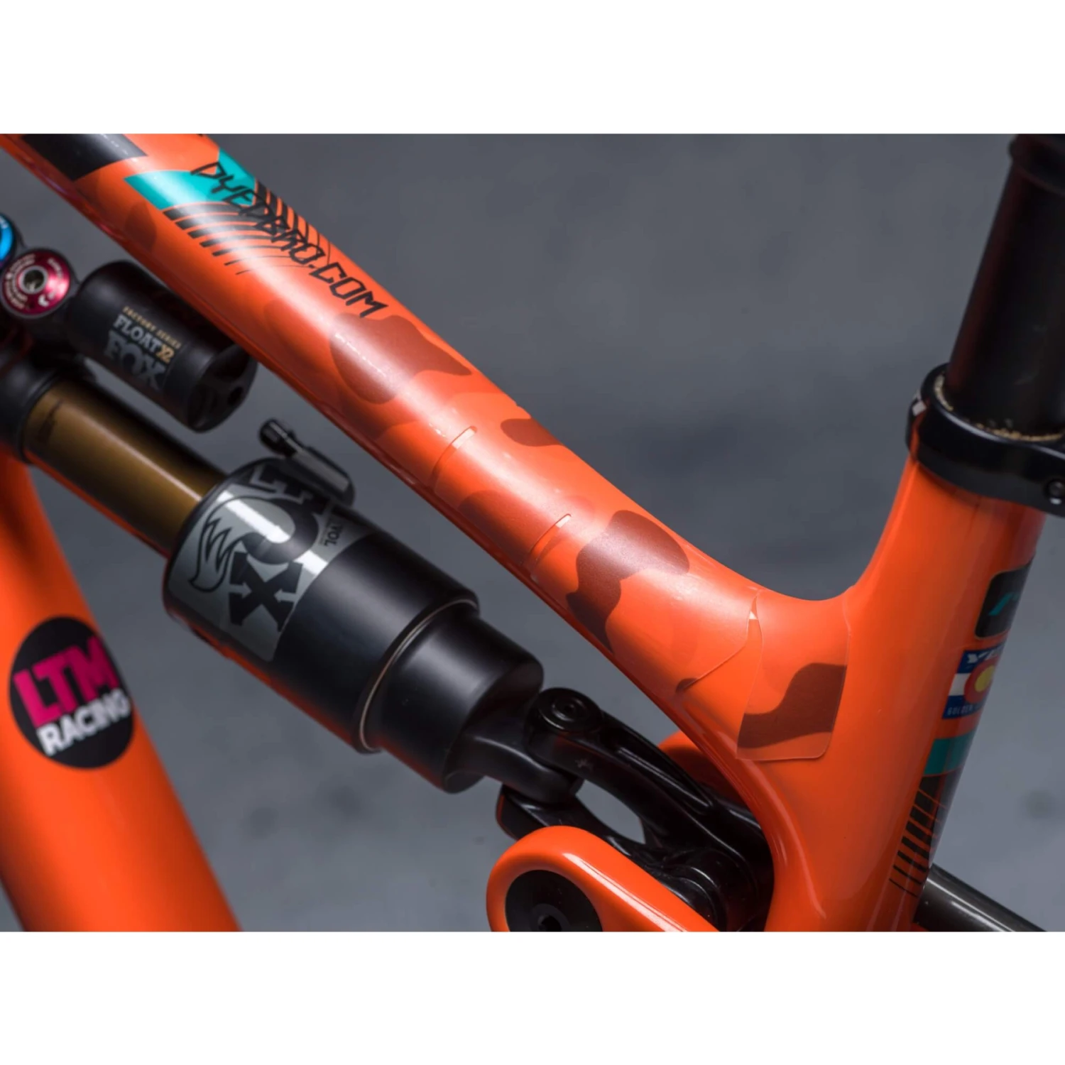 DYEDBRO Beschermfolie Voor Het Frame - Camo - Black Gloss 5 DYEDBRO Beschermfolie Voor Het Frame - Camo - Black Gloss - Afbeelding 5