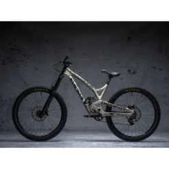 DYEDBRO Beschermfolie Voor Het Frame - Fluor - Black Gloss -Kind Shock Verkoop dyedbro frame protection kit fluor black gloss 3 1493741