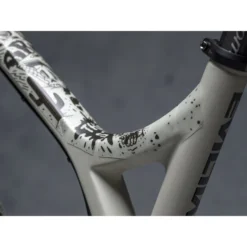 DYEDBRO Beschermfolie Voor Het Frame - Fluor - Black Gloss -Kind Shock Verkoop dyedbro frame protection kit fluor black gloss 7 1493745