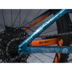 DYEDBRO Beschermfolie Voor Het Frame - Fluor - White Gloss 11 DYEDBRO Beschermfolie Voor Het Frame - Fluor - White Gloss -Kind Shock Verkoop dyedbro frame protection kit fluor white gloss 5 1493754