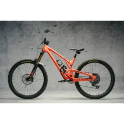 DYEDBRO Beschermfolie Voor Het Frame - Old School Tattoo - Black Matte -Kind Shock Verkoop dyedbro frame protection kit old school tattoo black matte 3 1493763