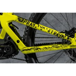 DYEDBRO Beschermfolie Voor Het Frame - Pray For Straya - Black Matte -Kind Shock Verkoop dyedbro frame protection kit pray for straya black matte 7 1493823