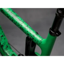 DYEDBRO Beschermfolie Voor Het Frame - Space Trip - Black Gloss -Kind Shock Verkoop dyedbro frame protection kit space trip black gloss 4 1493884