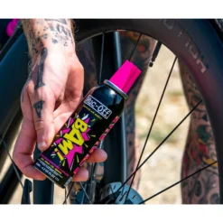 Muc-Off B.A.M! Inflate & Repair Afdichtingsspray - 125ml -Kind Shock Verkoop muc off bam inflate repair sealant spray 125ml 5 1379990