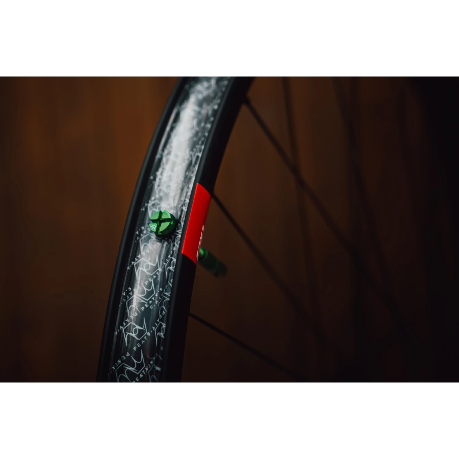 Peaty's X Chris King Tubeless Valves - MK2 - Slate 5 Peaty's X Chris King Tubeless Valves - MK2 - Slate - Afbeelding 5