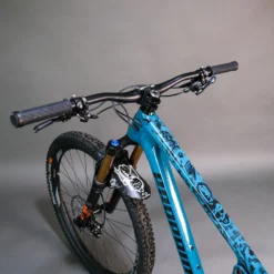 Unleazhed Frame Unscratch Bp01-S Frame Protection Tape Top Tube - Edition Serfaus Fiss Ladis Black Glossy -Kind Shock Verkoop unleazhed frame unscratch bp01 f frame protection tape edition serfaus fiss ladis black glossy 6 1219196