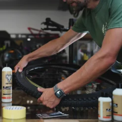 WTB TCS Tubeless Tire Sealant - 473ml -Kind Shock Verkoop wtb tcs tubeless tire sealant image2 1094275